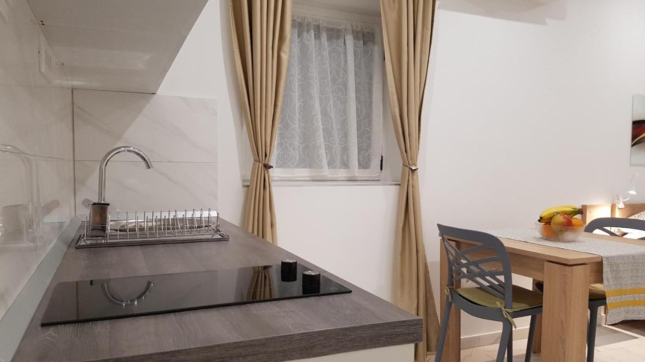 Tales Of Split - 100 Meters From The Seafront Apartment Exterior photo