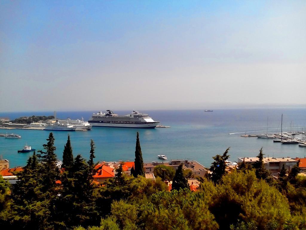 Tales Of Split - 100 Meters From The Seafront Apartment Room photo